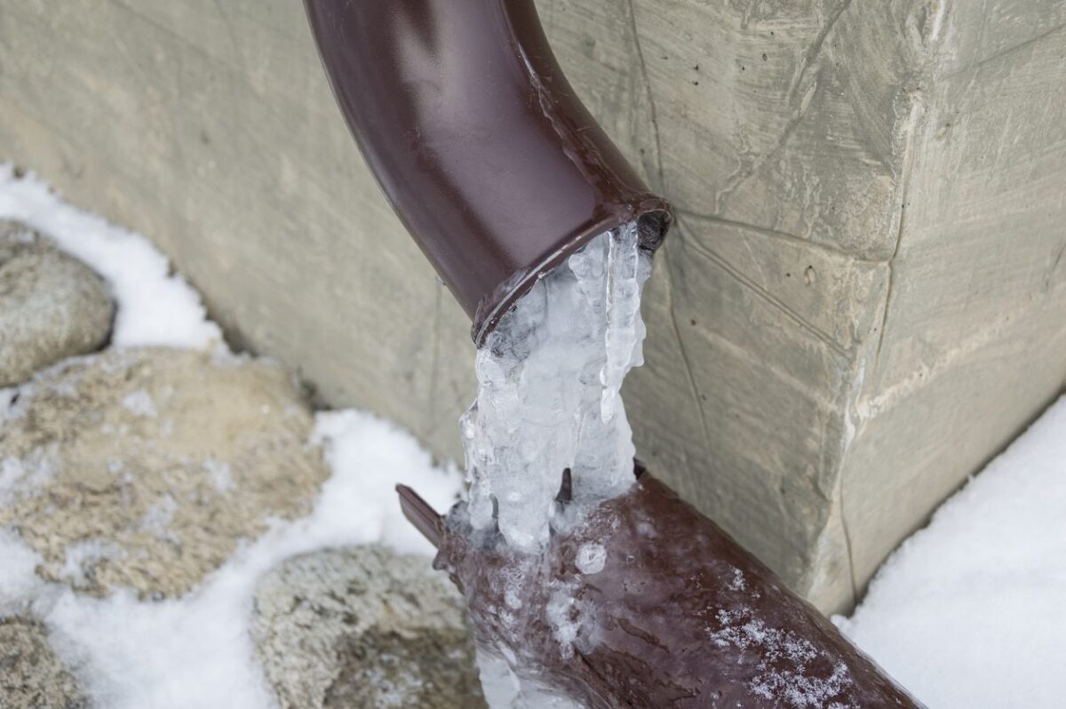Frozen and burst pipe water damage restoration service in Round Lake for winter emergency cleanup